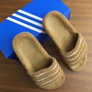 adidas adilette furry